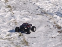 HPI Savage XS Flux im Schnee 11