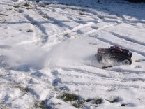 HPI Savage XS Flux im Schnee 15