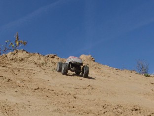 Der Axial AX10 Ridgecrest im Gelände