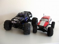 Axial AX10 Ridgecrest und Traxxas Summit im Vergleich