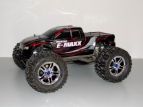 Traxxas E-Maxx mit Proline Trencher X