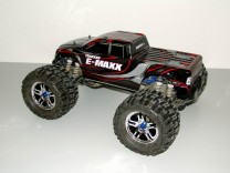 Traxxas E-Maxx mit Proline Trencher X