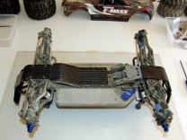 E-Maxx - RPM Skid-Plates und Traxxas 2075 Lenkservos