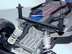 Alu-Dämpferkappen im Traxxas Slash