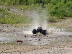 Traxxas E-Maxx Dual Titan 775 auf der "Seenplatte"