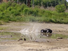 Traxxas E-Maxx Dual Titan 775 auf der "Seenplatte"