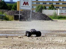 Traxxas E-Maxx Dual Titan 775 auf der "Seenplatte"