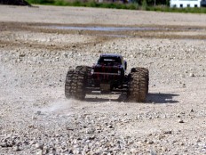 Traxxas E-Maxx Dual Titan 775 auf der "Seenplatte"