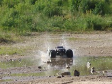 Traxxas E-Maxx Dual Titan 775 auf der "Seenplatte"