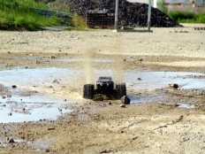 Traxxas E-Maxx Dual Titan 775 auf der "Seenplatte"